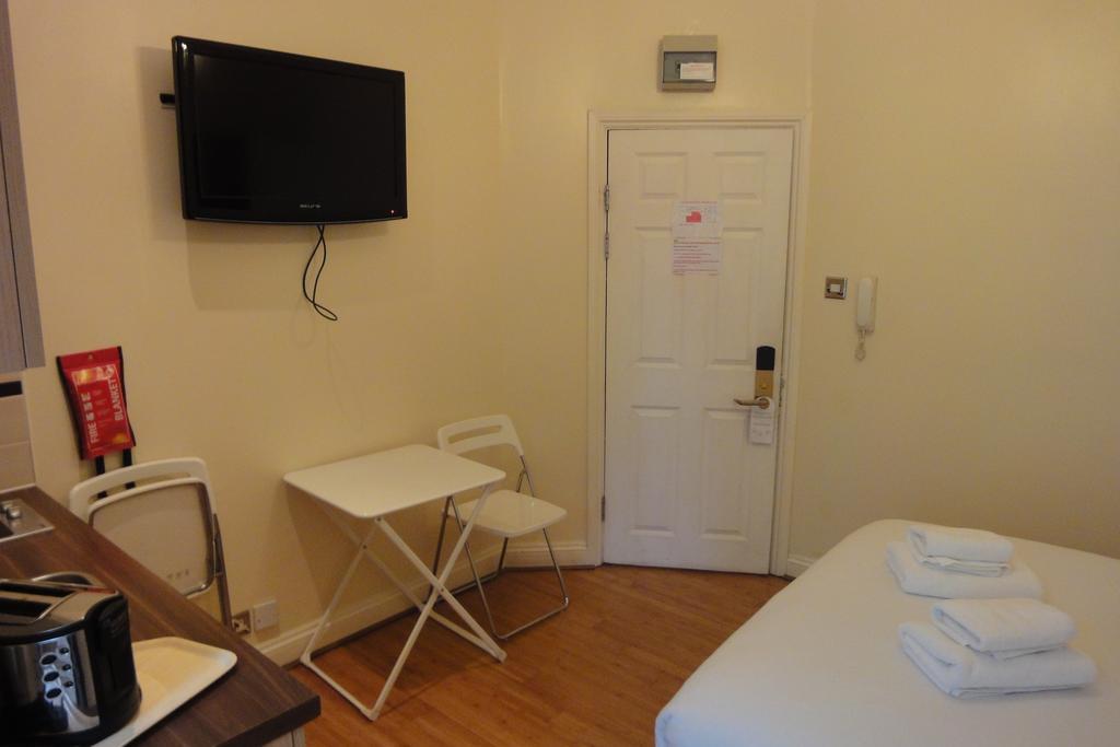 Dylan Apartments Kensington London Room photo